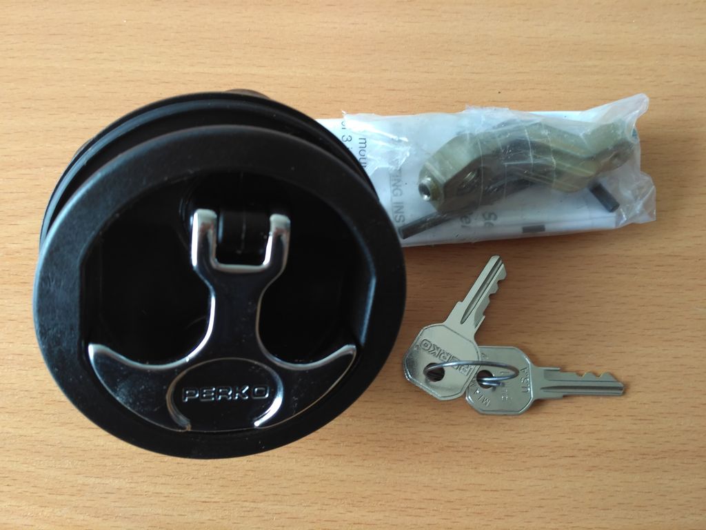 Задрайка люков запирающаяся Perko 1091DP1BLK 75 мм черная/хром