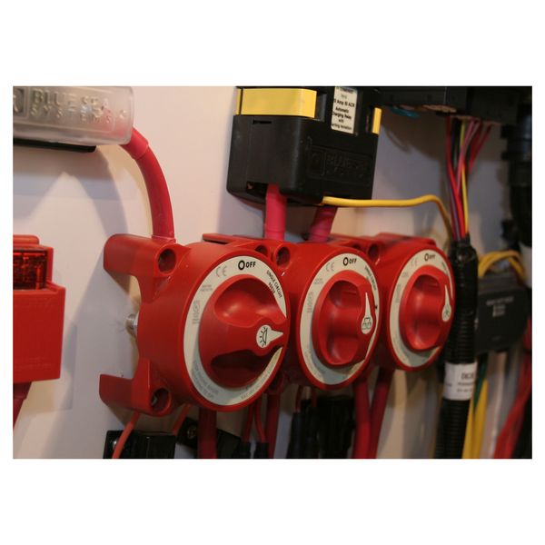 Переключатель АКБ Blue Sea e-Series 9003E 48 В 350 А однополюсный ВКЛ-ВЫКЛ красный