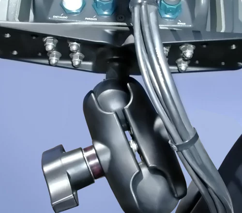 RAM-D-111U-C универсальное крепление RAM, площадка 28х7,5 см, муфта 129 мм, шары 57 мм(2,25)