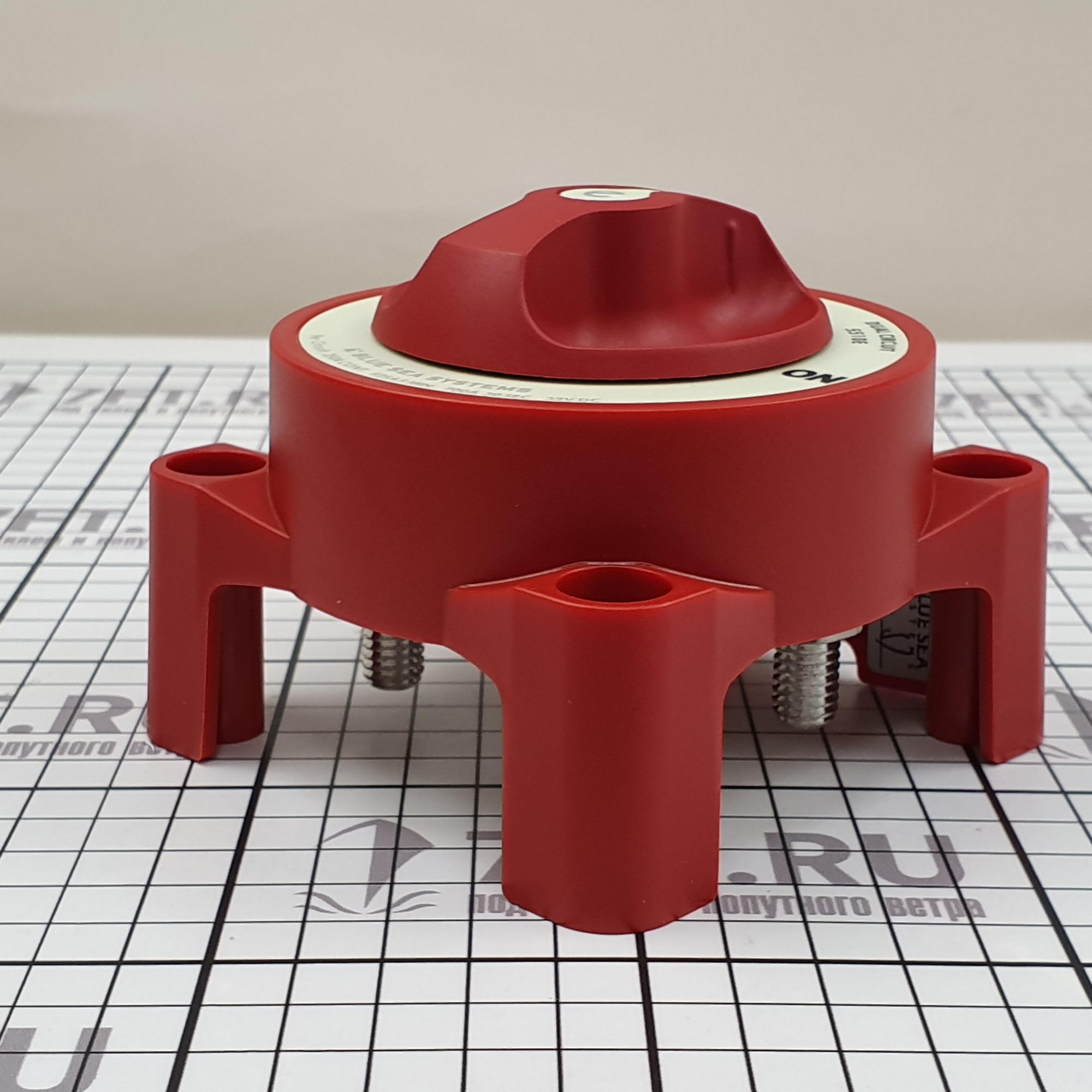 Переключатель АКБ Blue Sea e-Series 5510E 32 В 350 А двухполюсный ВКЛ-ВЫКЛ красный