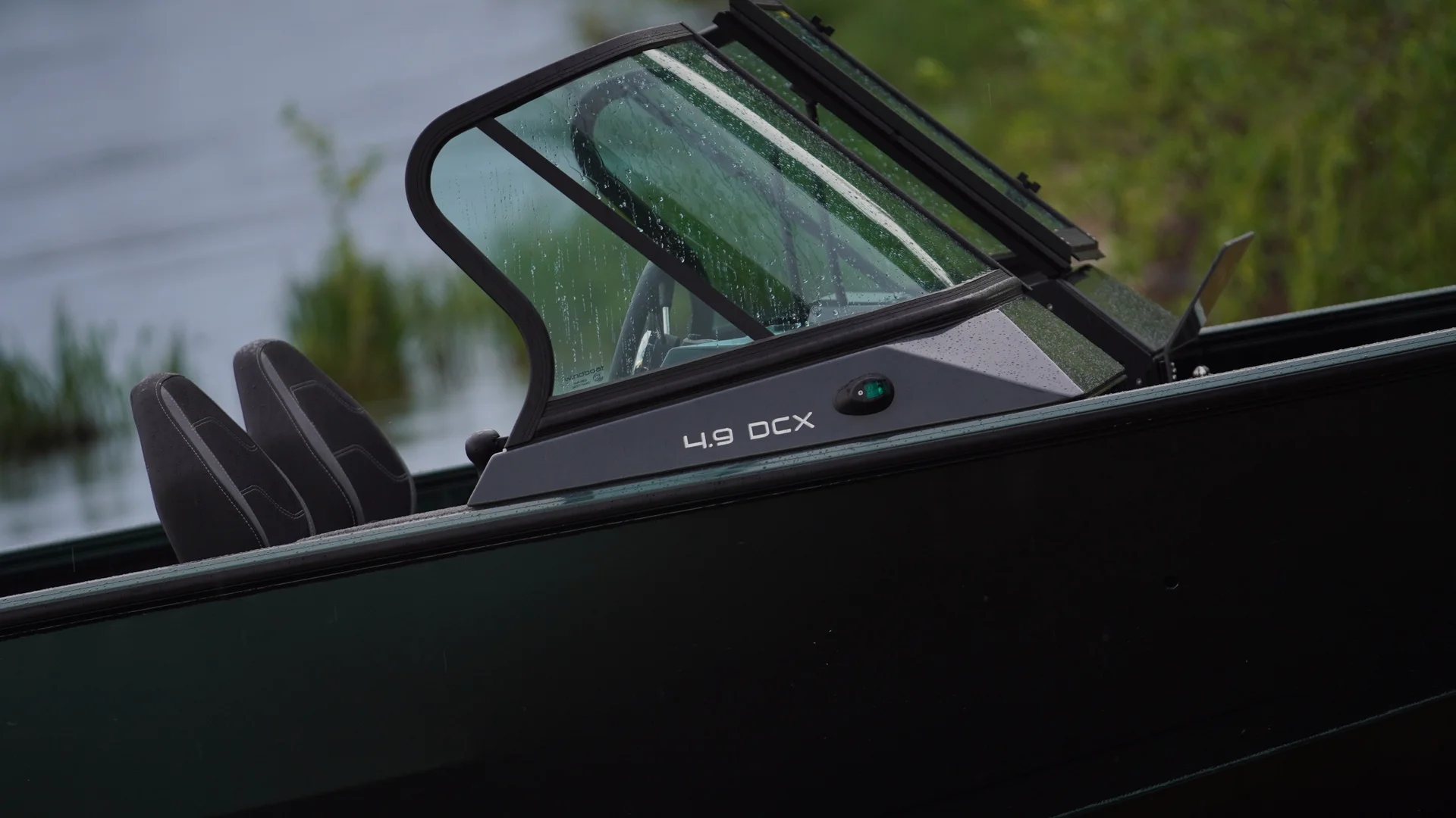 Windboat 4.9 DCX