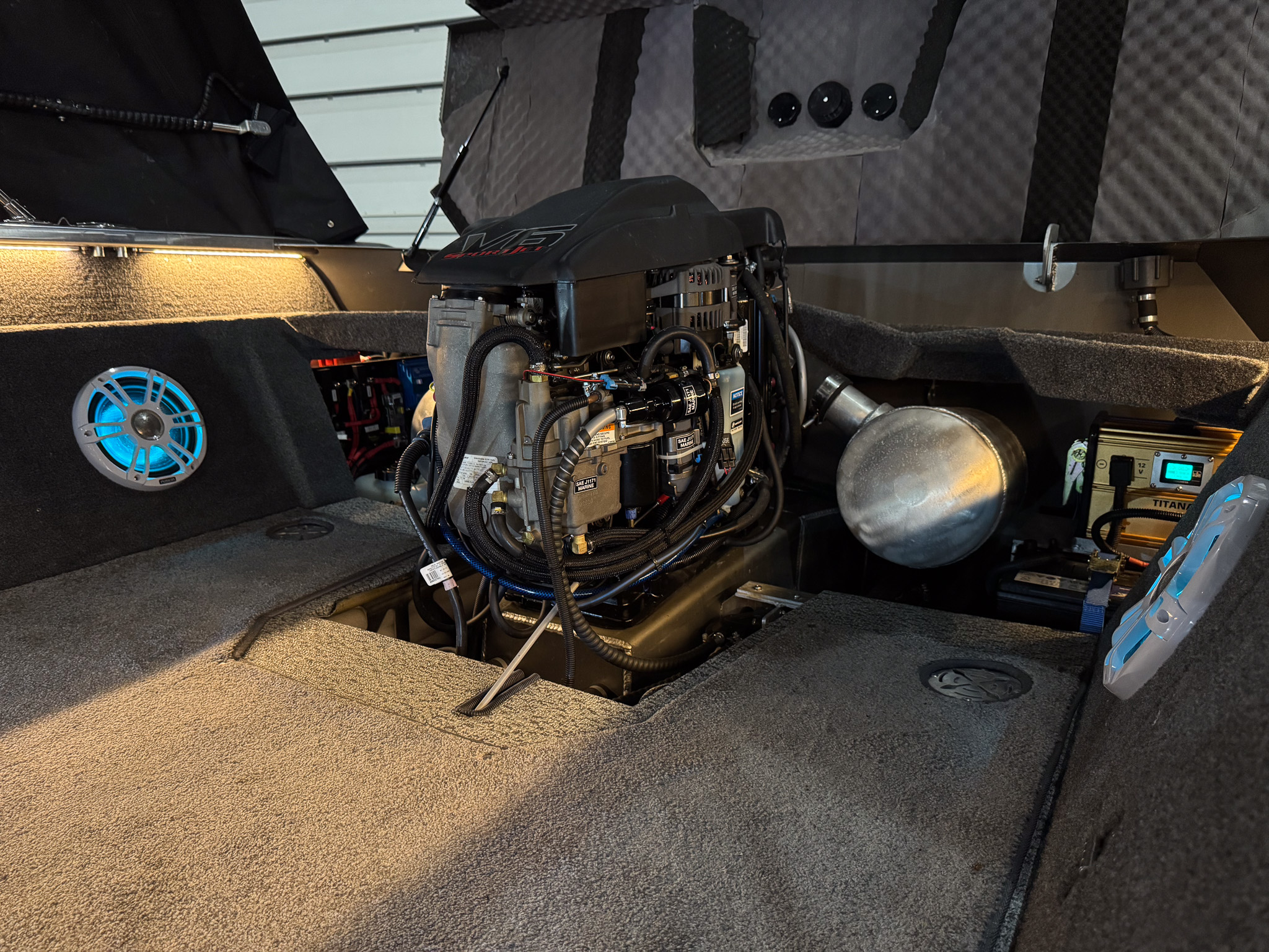 Лодка Росомаха R6000S + Mercury Optimax 200 + прицеп