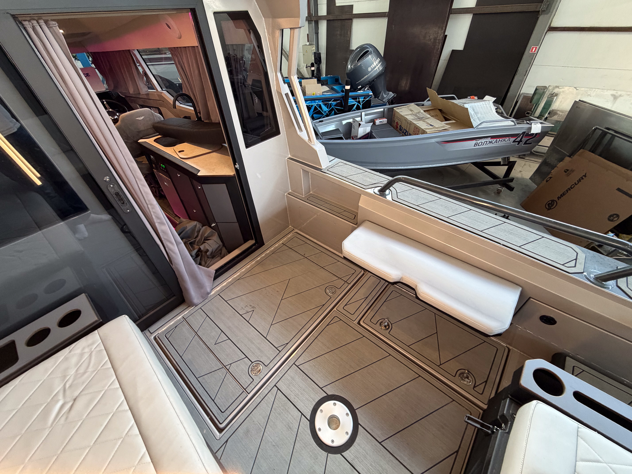 VBOATS 850 Cabin + Mercury Verado 400 + прицеп