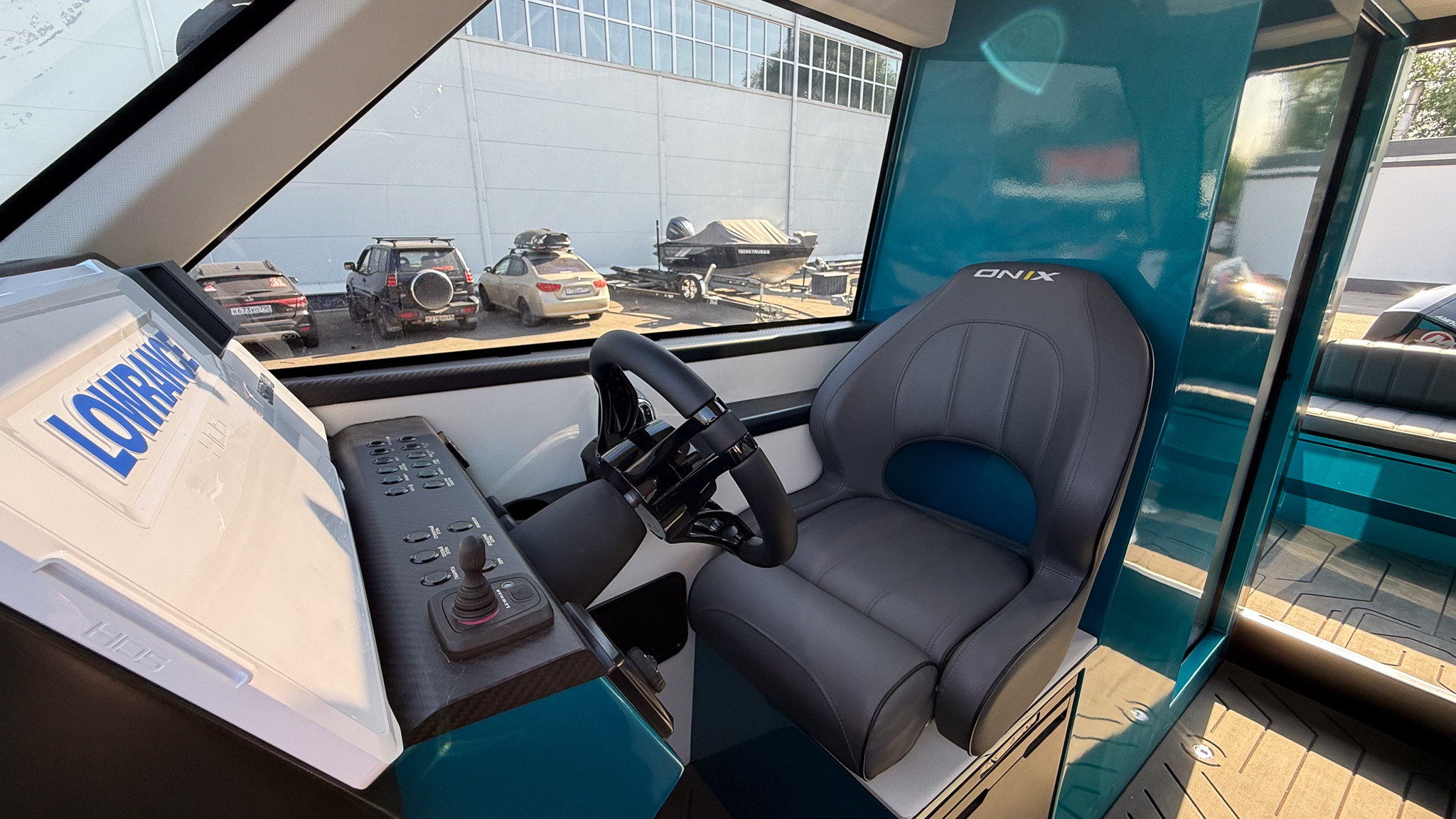 Лодка ONIX 850 Cabin + Спарка Mercury ProXs 300 + прицеп