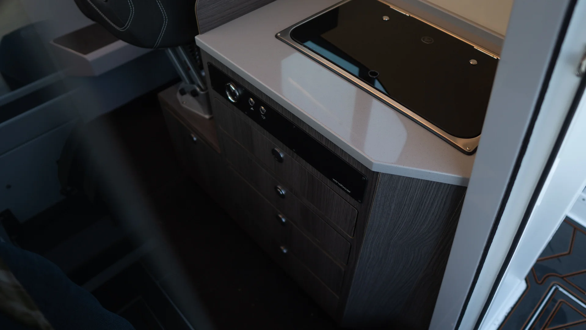 Windboat 7.0 Cabin