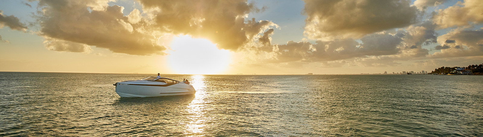 Fusion Apollo™ MS-WB675 Hideaway Marine Head Unit