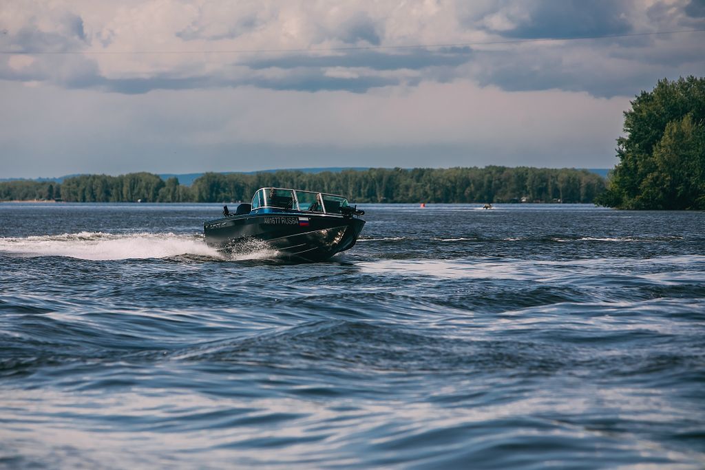 Albakore 680 Fish на катере — пример установки, Рыбанутые.РФ