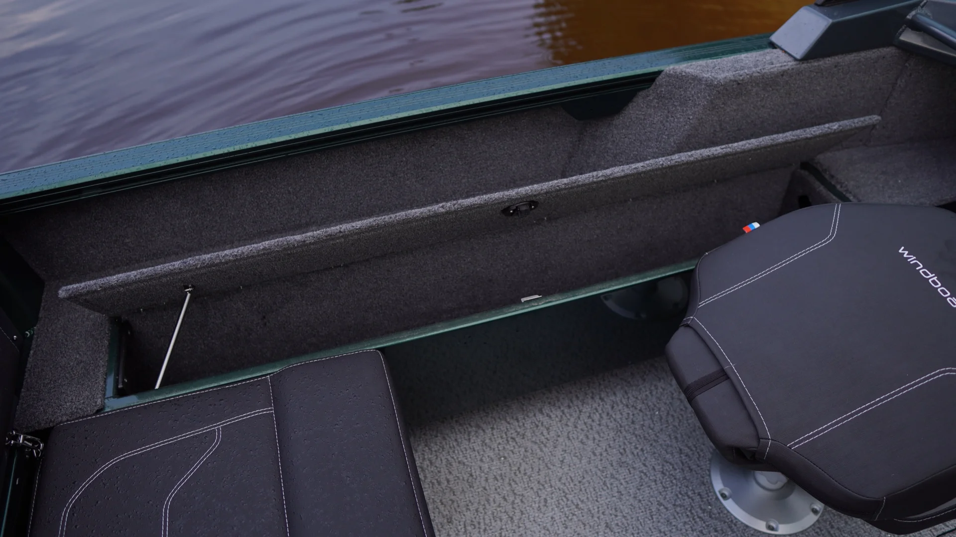 Windboat 4.9 DCX
