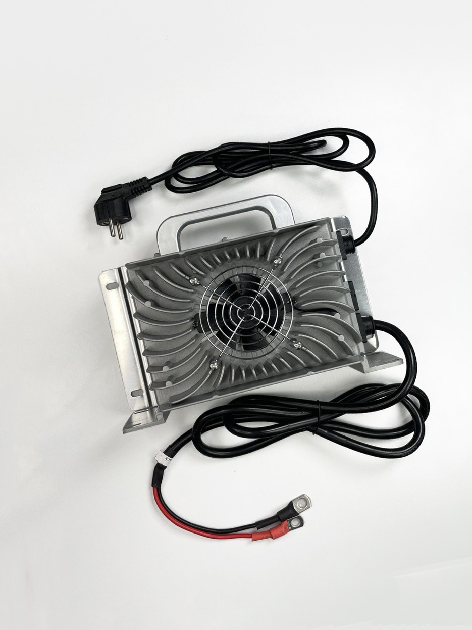Зарядное устройство Titanat влагозащищенное LiFePO4 24V 25A IP67