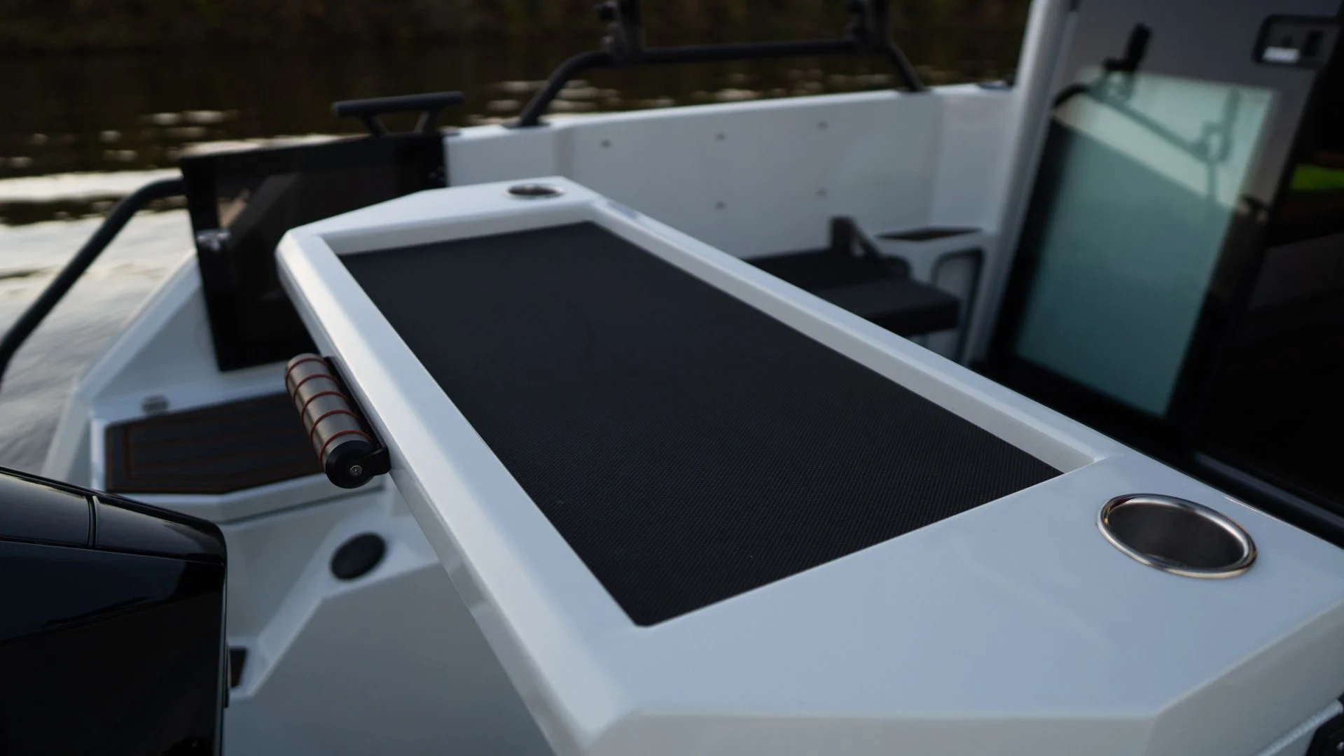 Windboat 7.0 Cabin