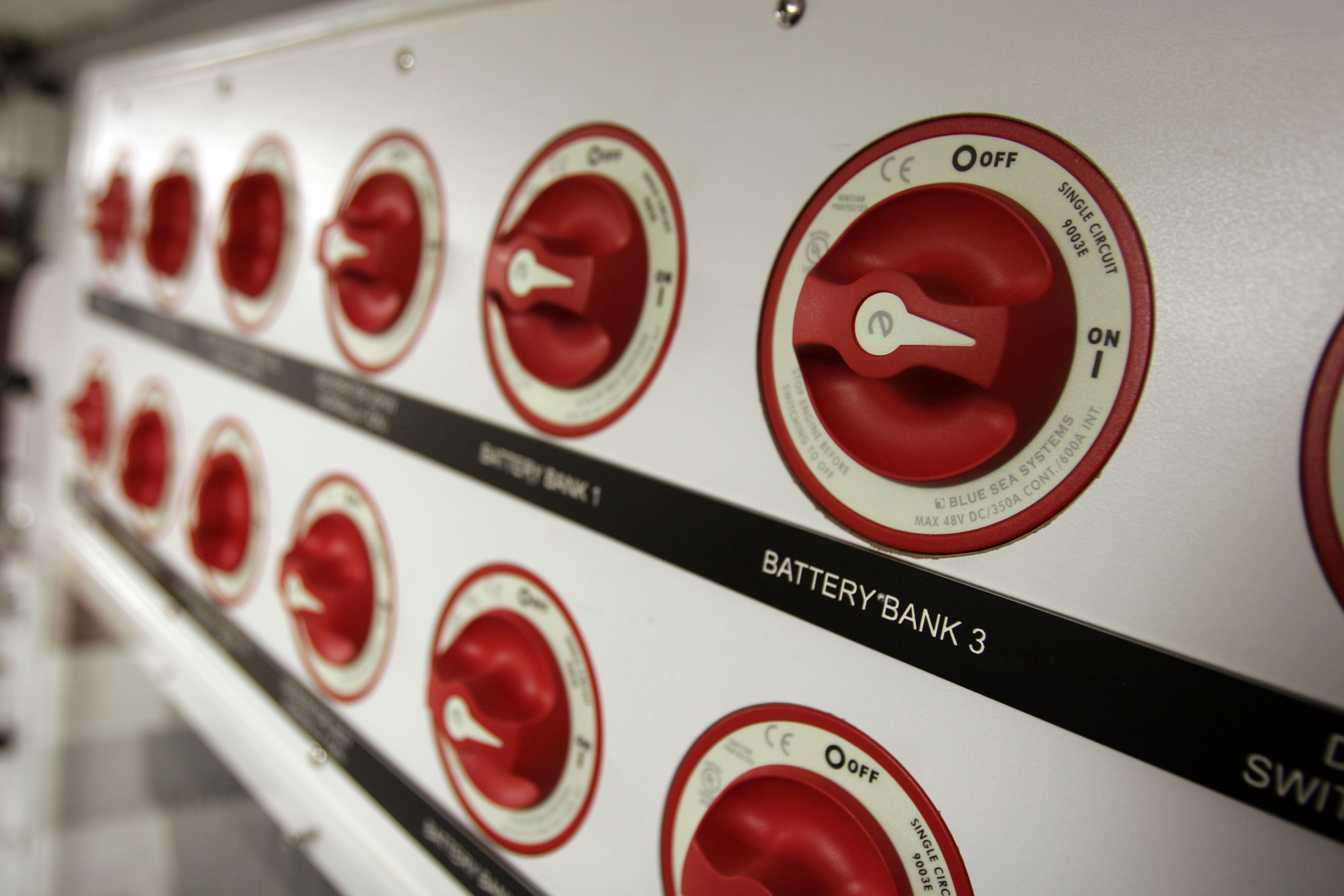 BlueSea e-Series On Off Battery Switch 9003e
