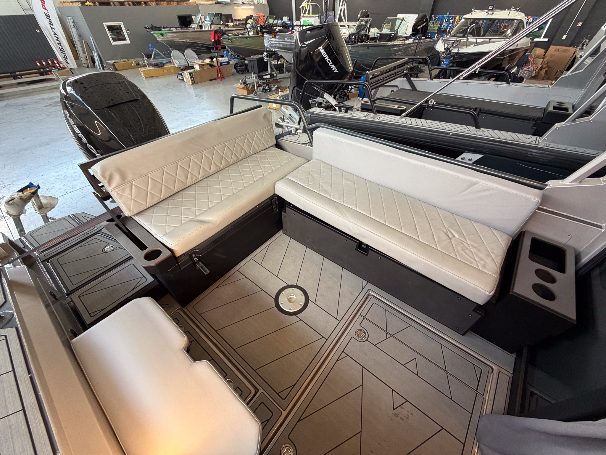 VBOATS 850 Cabin + Mercury Verado 400 + прицеп
