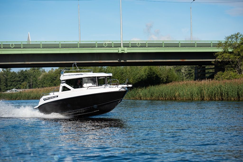 Катер NorthSilver STAR CABIN 655