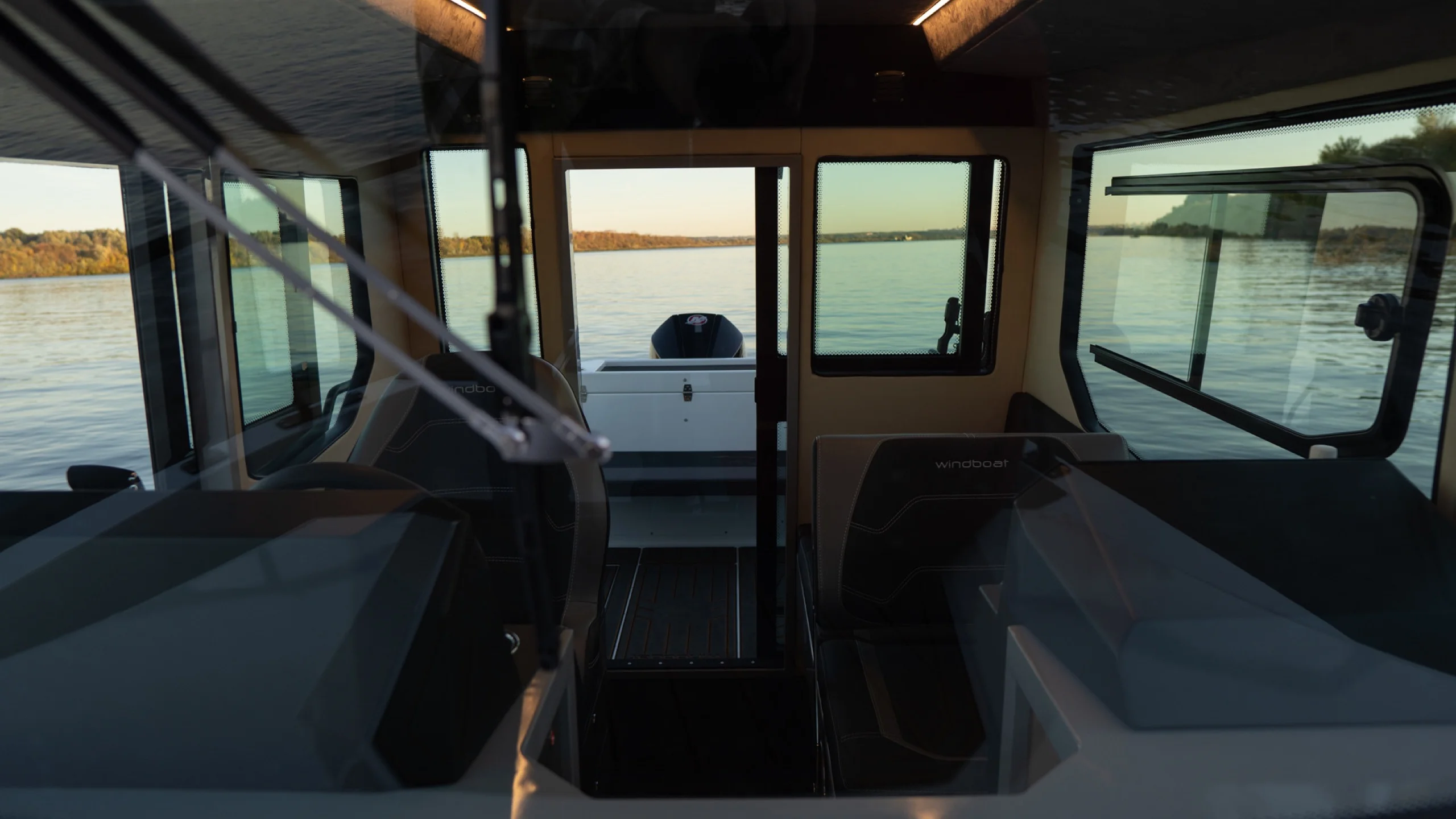 Windboat 7.0 Cabin