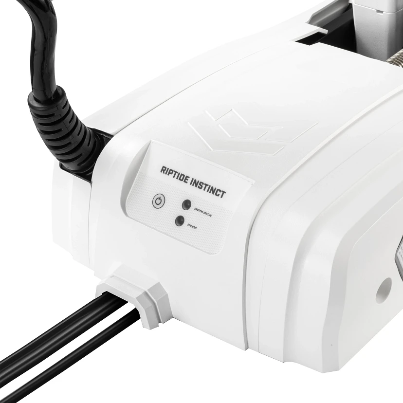 Minn Kota Riptide Instinct QUEST 90/115 lb. Thrust, 100" Shaft, Wireless Remote, White на катере — пример установки, Рыбанутые.РФ