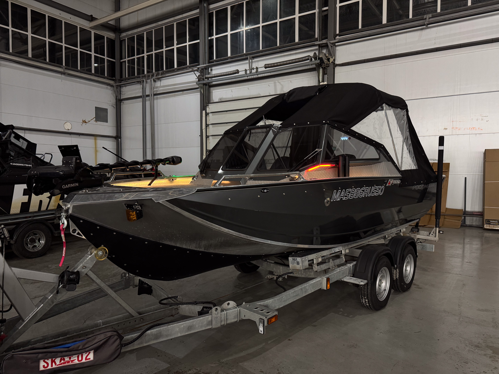 Лодка Росомаха R6000S + Mercury Optimax 200 + прицеп
