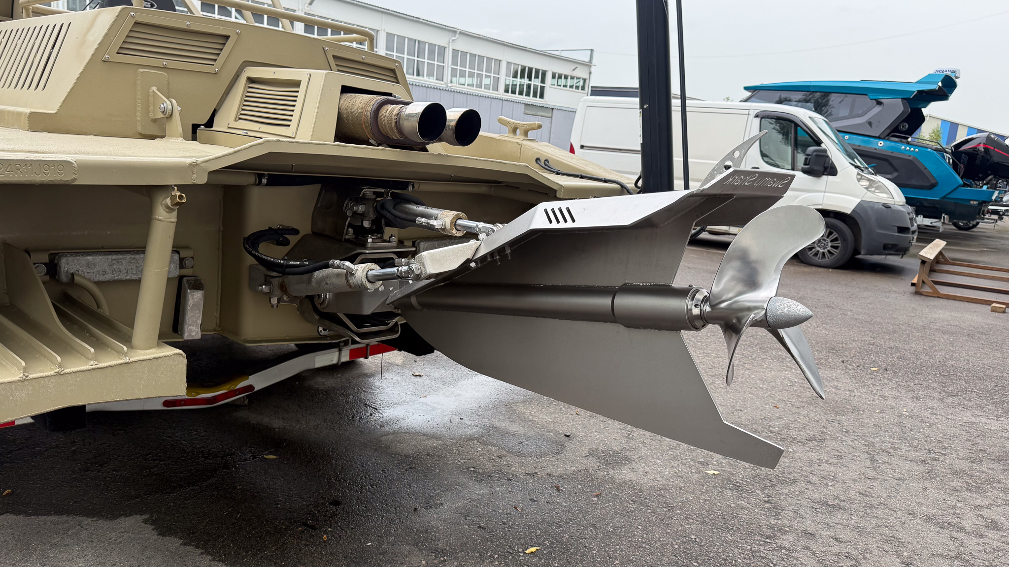 Болотоход Metal Shark 24 Swamp Shark + прицеп