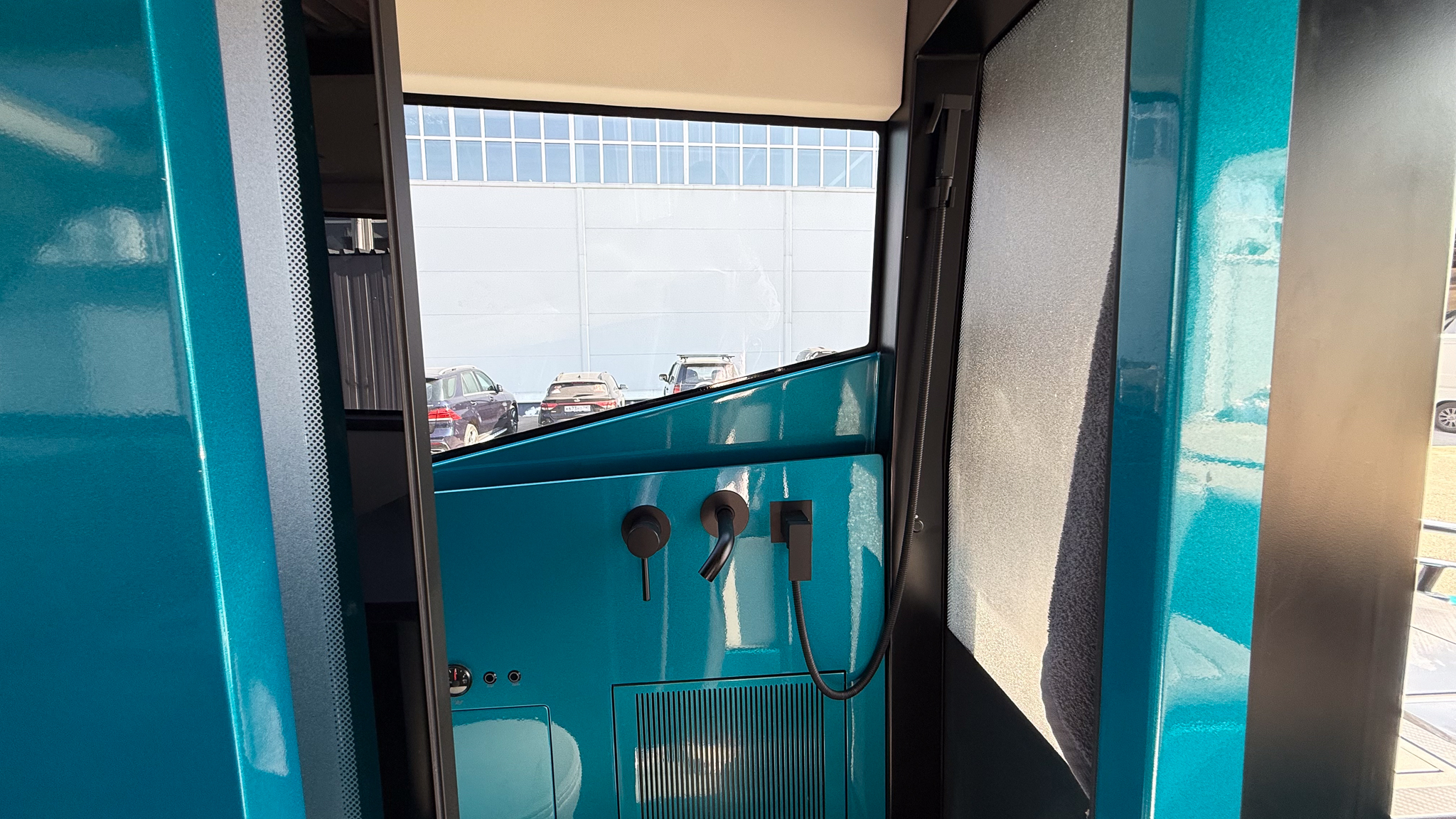 Лодка ONIX 850 Cabin + Спарка Mercury ProXs 300 + прицеп