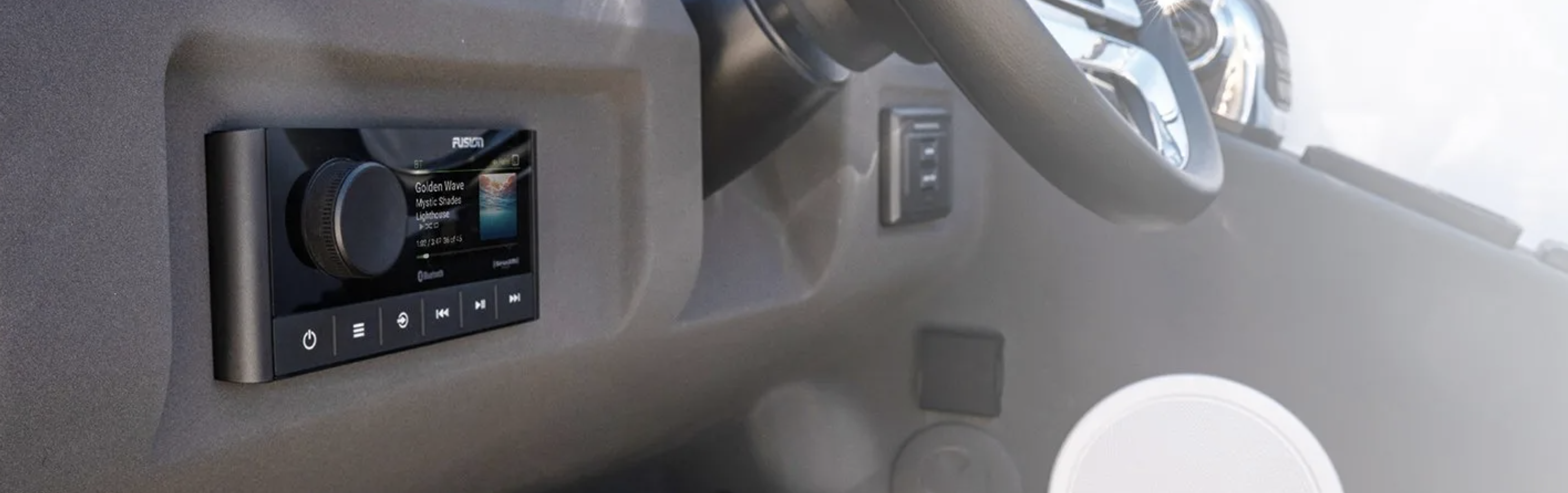Fusion® MS-RA210 Marine Head Unit