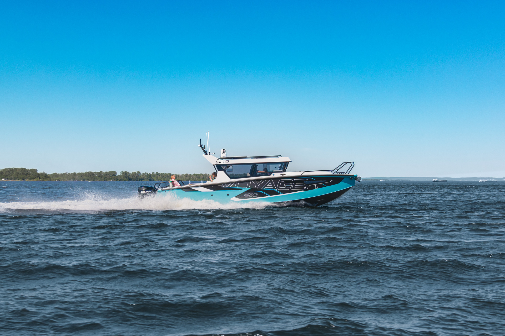 VBOATS VOYAGER 980 Cabin