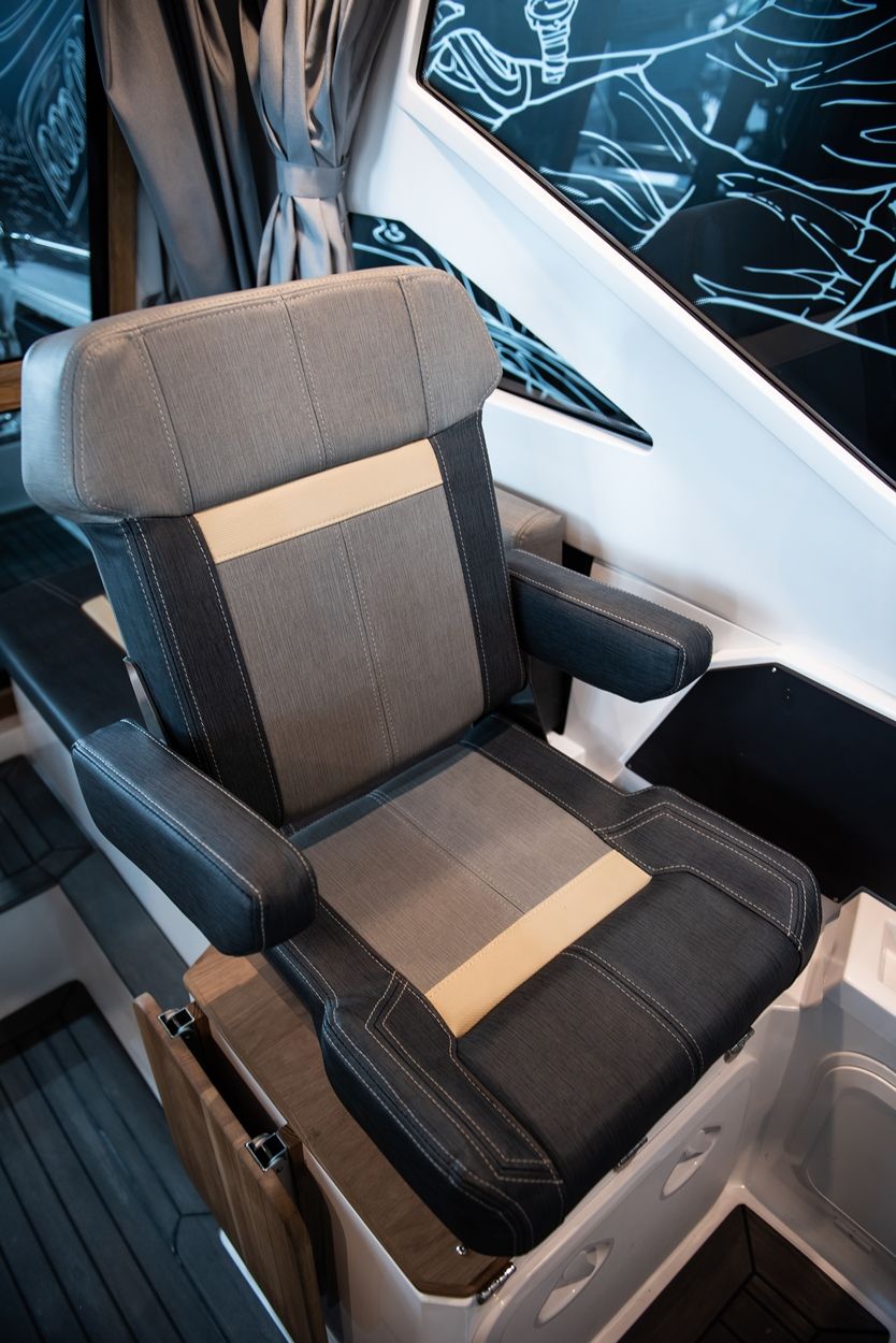 NorthSilver Cabin 655 на катере — пример установки, Рыбанутые.РФ