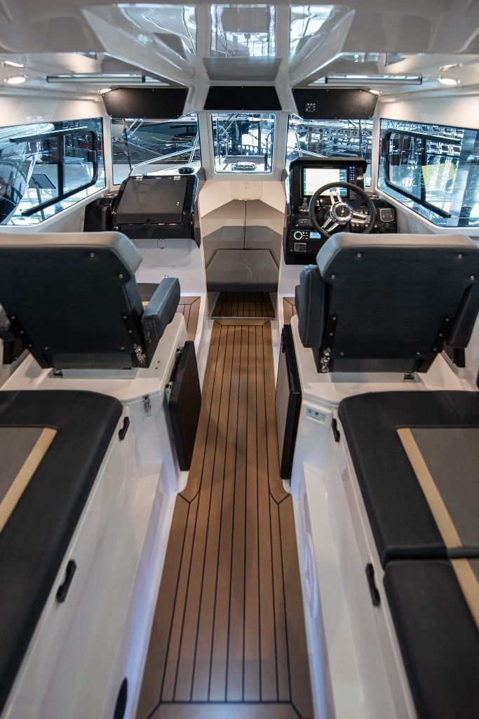 NorthSilver Star Cabin 655 на катере — пример установки, Рыбанутые.РФ