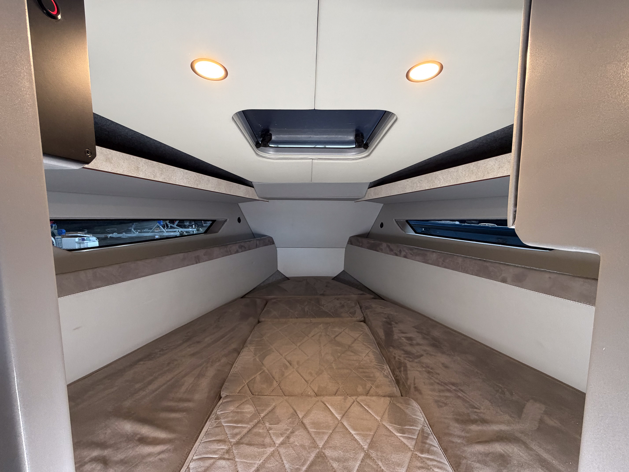 VBOATS 850 Cabin + Mercury Verado 400 + прицеп