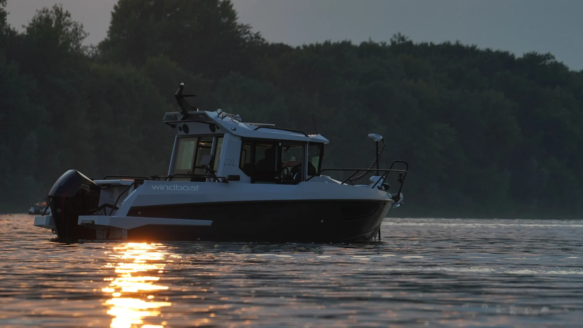 Windboat 7.0 Cabin
