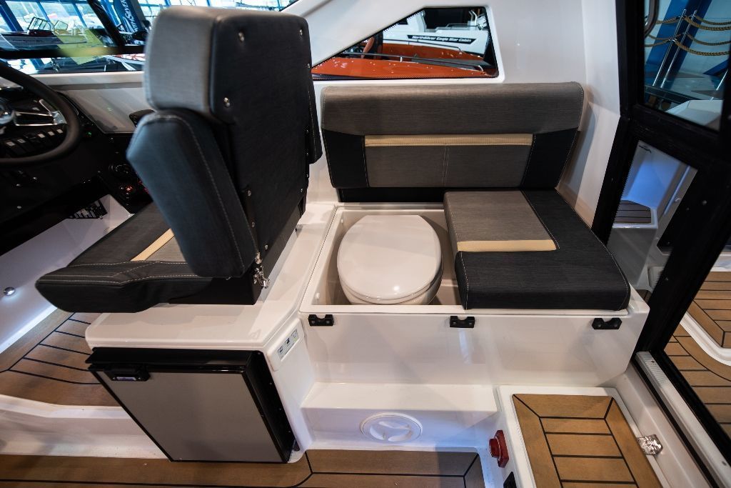NorthSilver Star Cabin 655 на катере — пример установки, Рыбанутые.РФ