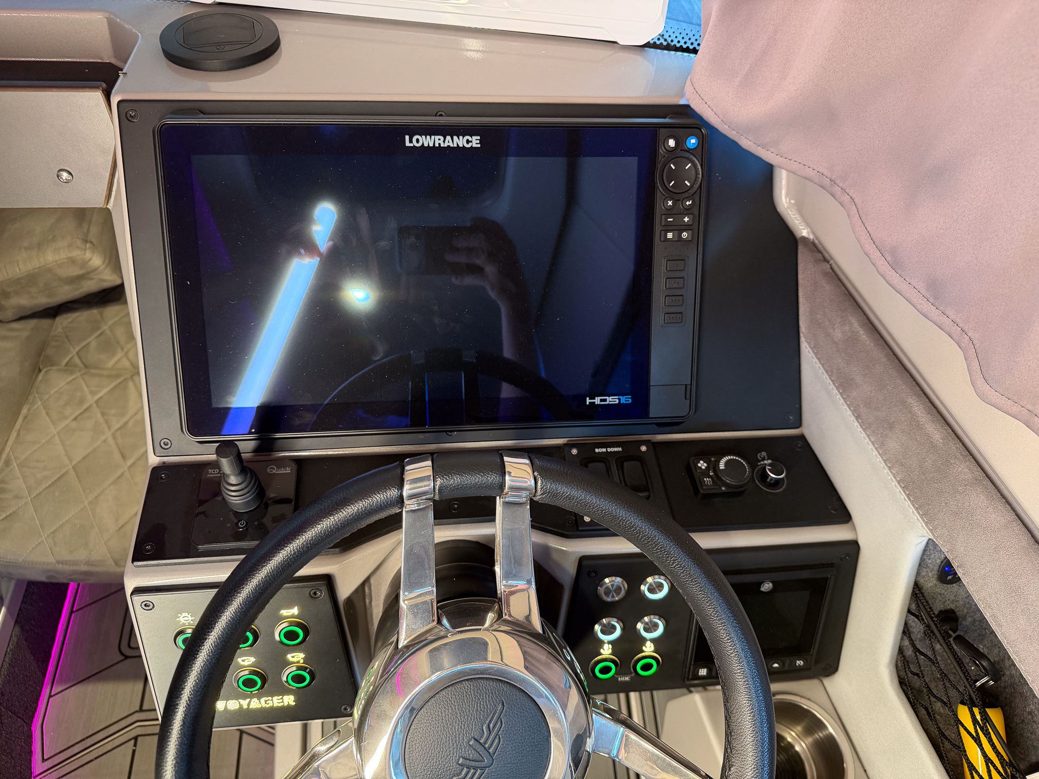VBOATS 850 Cabin + Mercury Verado 400 + прицеп