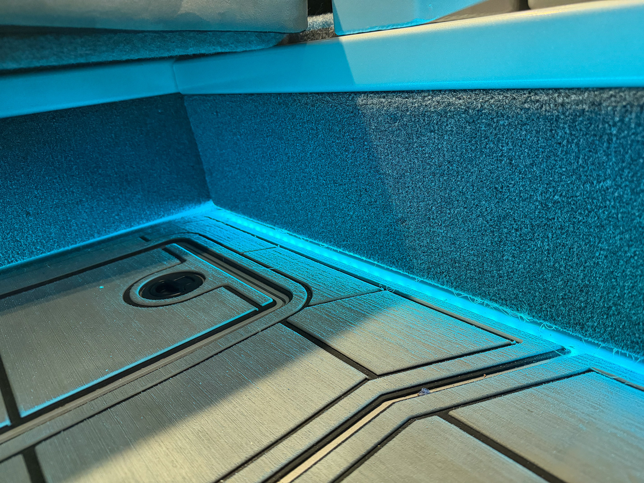 VBOATS 850 Cabin + Mercury Verado 400 + прицеп
