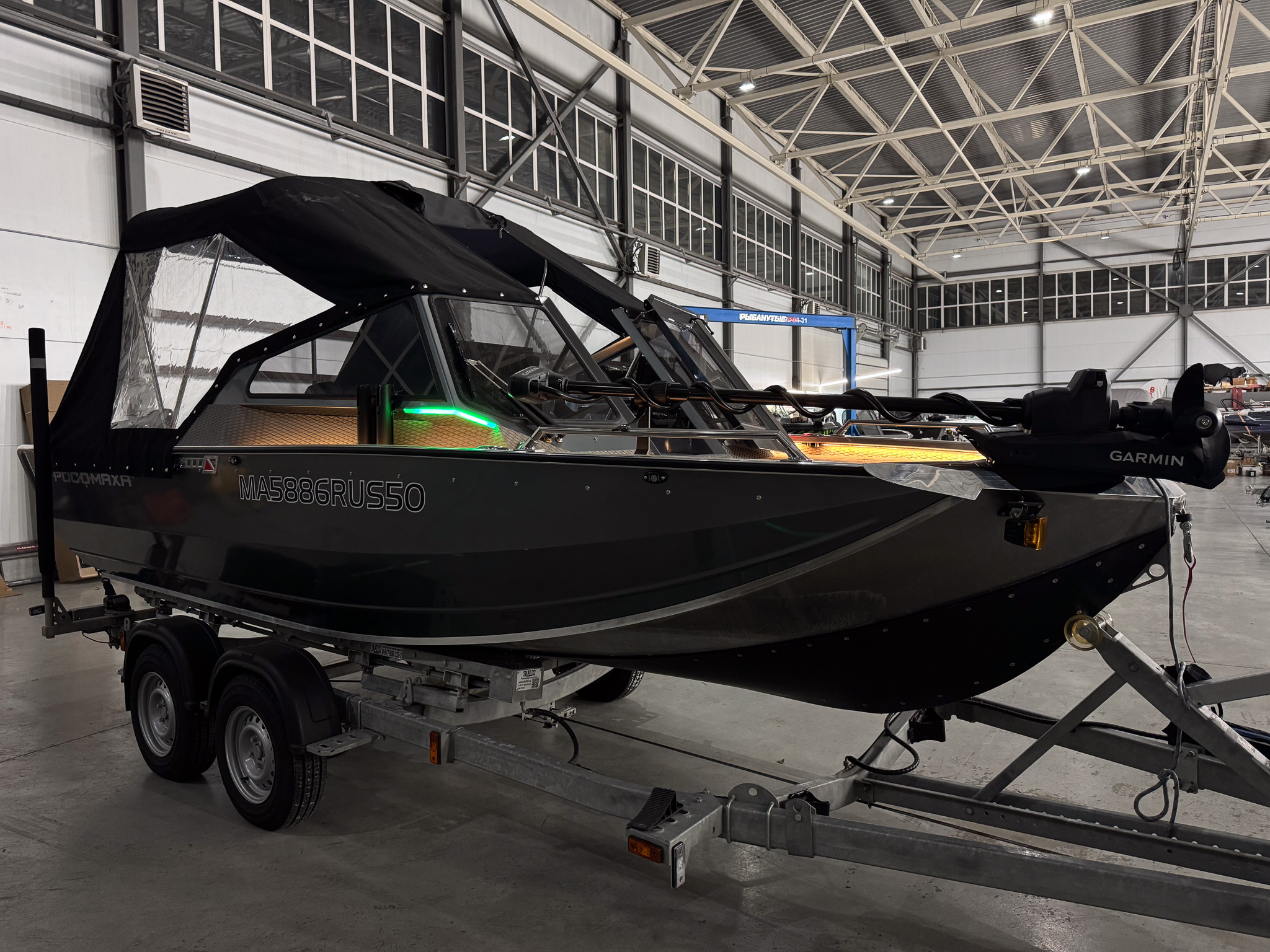 Лодка Росомаха R6000S + Mercury Optimax 200 + прицеп