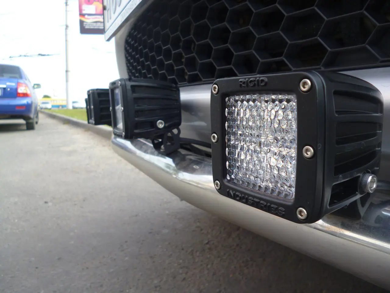 RIGID D-серия PRO (4 светодиода) — Ближний свет (пара) на катере — пример установки, Рыбанутые.РФ