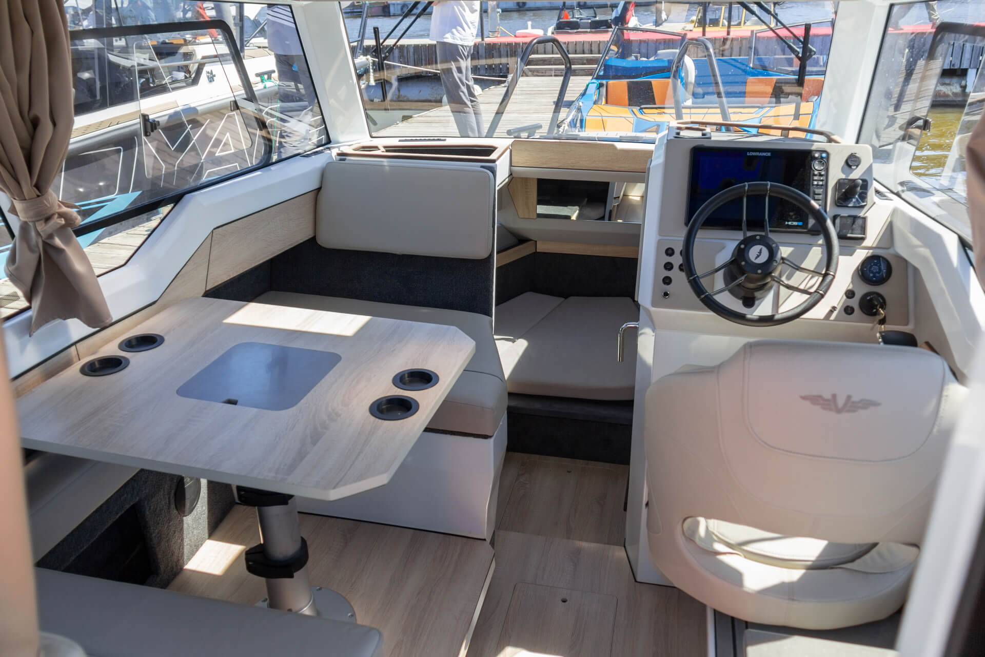 VBOATS Discovery 23