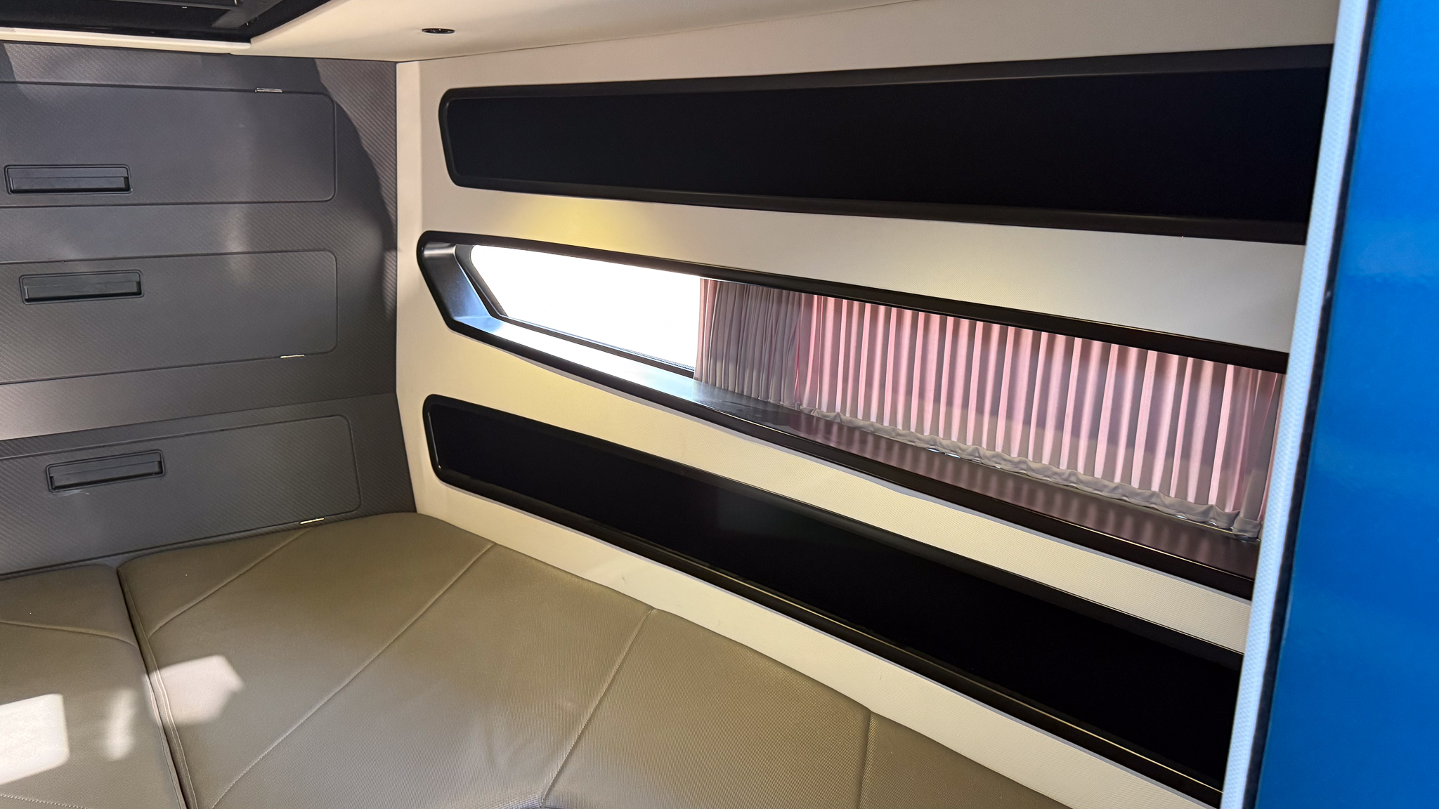 Лодка ONIX 850 Cabin + Спарка Mercury ProXs 300 + прицеп